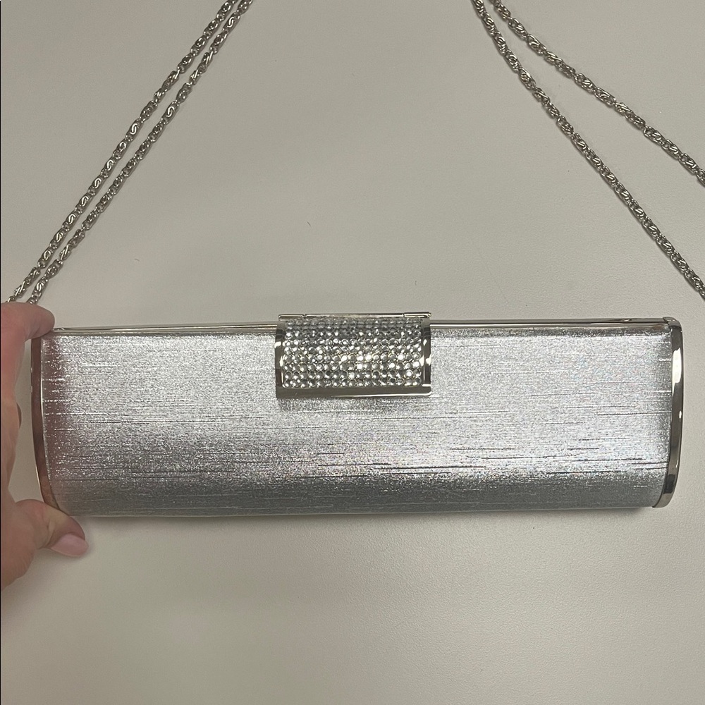 Source Unknown Metallic Silver Clutch with embellishments OS - Picture 2 of 14